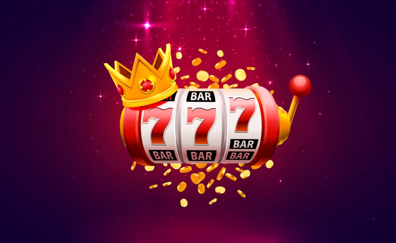Red online slots reels with lucky number 7s, a crown and gold coins and sparkles in the background