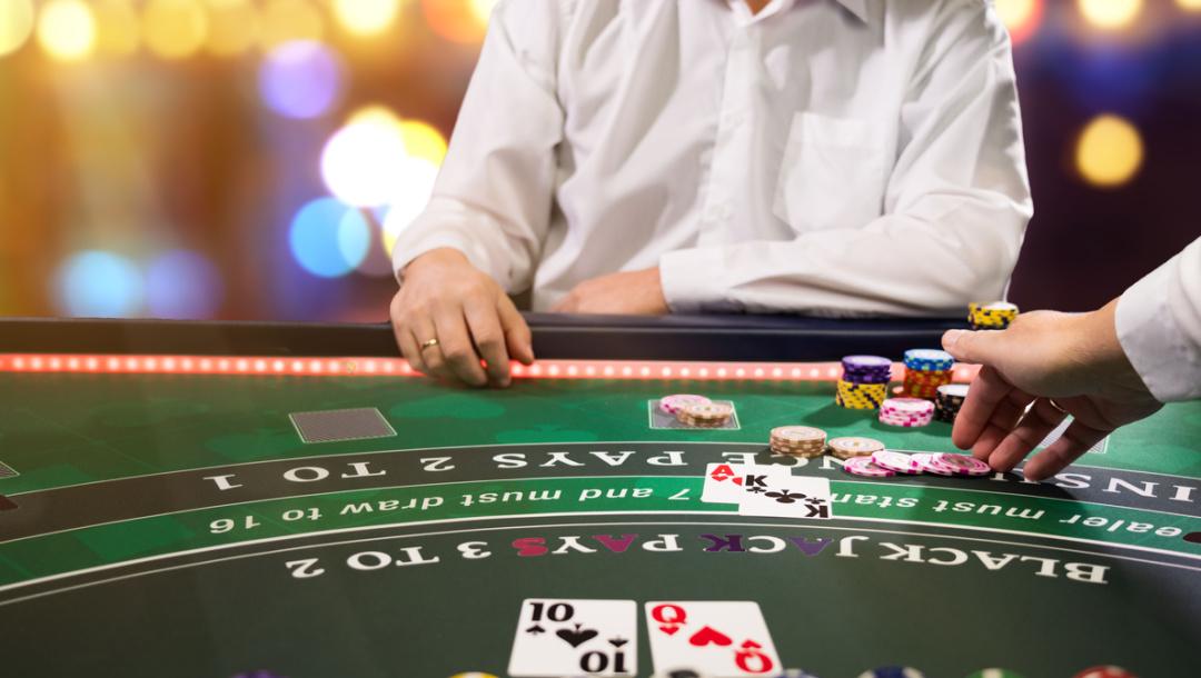 Blackjack Switch en casinos físicos
