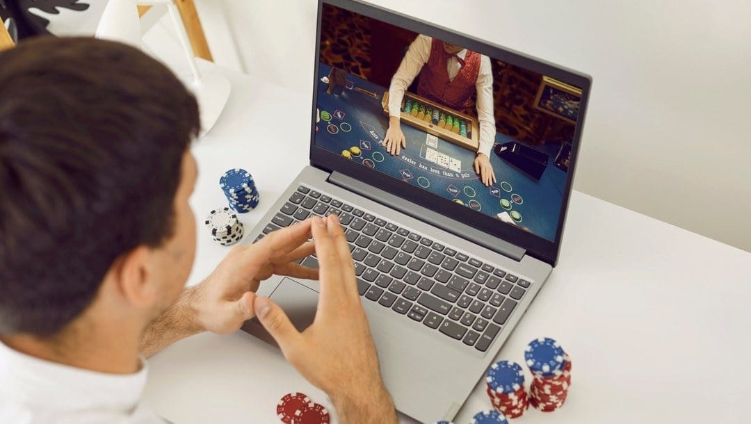 A man plays online casino